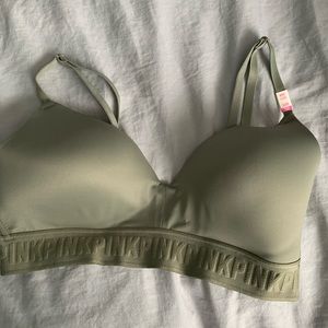 VS PINK wear everywhere lightly lined wireless bra